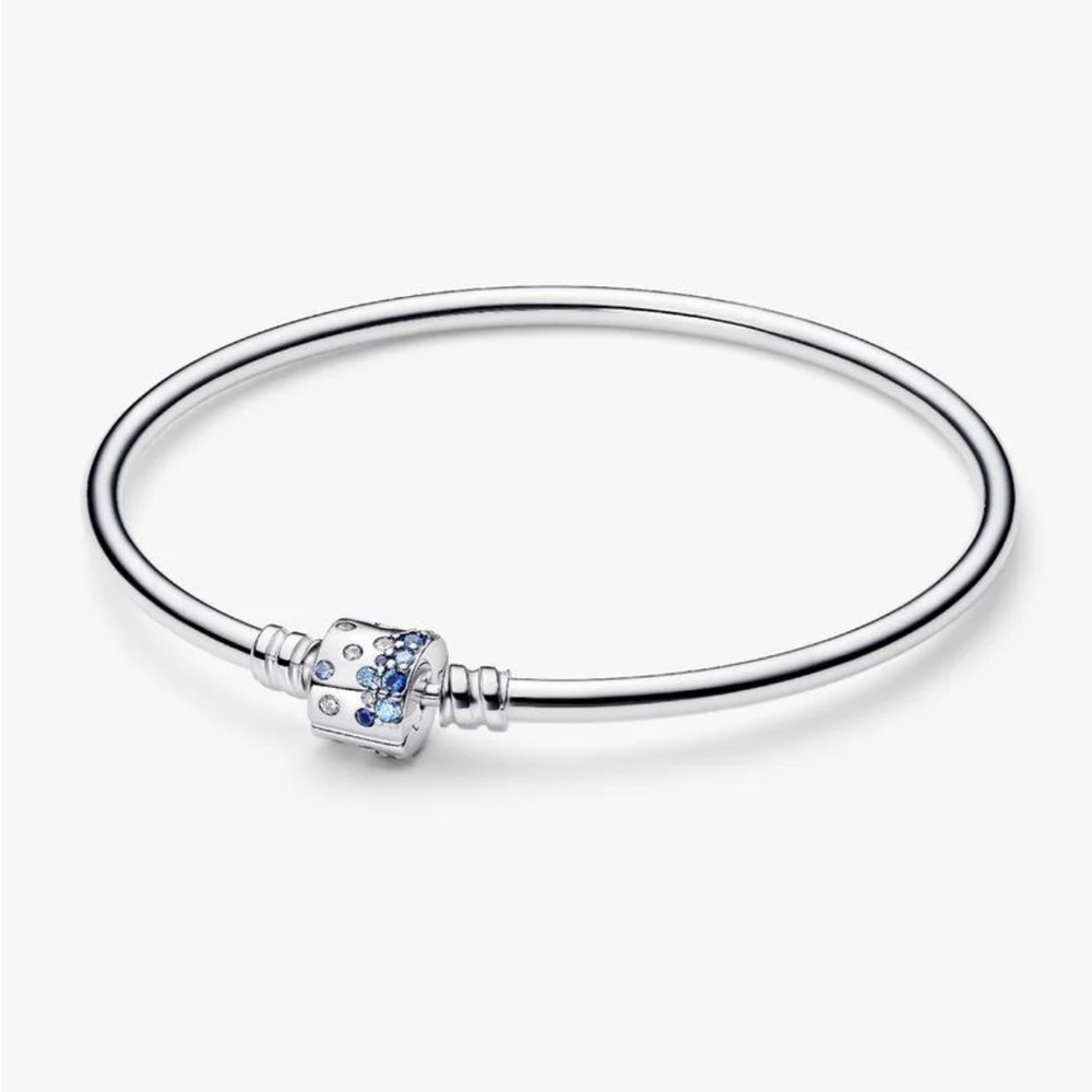 Pandora Sparkling Barrel Clasp Bangle - Silver